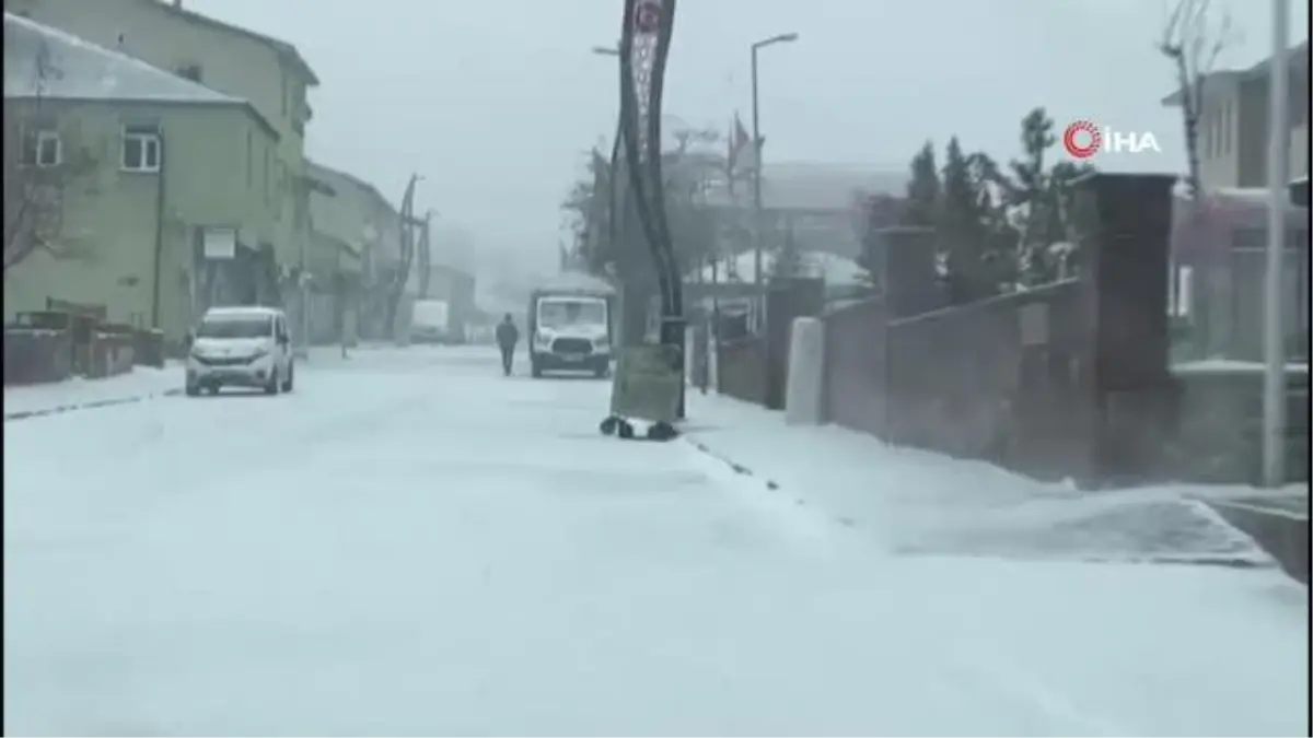 Bingöl'ün ilçelerinde kar yağışı etkili oldu