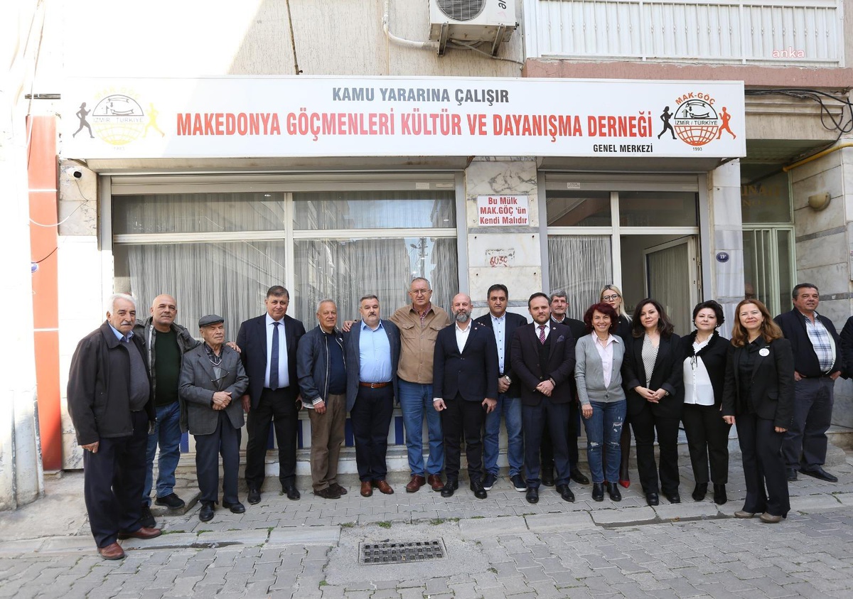 CHP\'den Makedonya Göçmelerine Ziyaret....İzmir İl Başkanı Aslanoğlu: Hepimiz Bu Seçimin Adayı Gibi Çalışmalıyız"