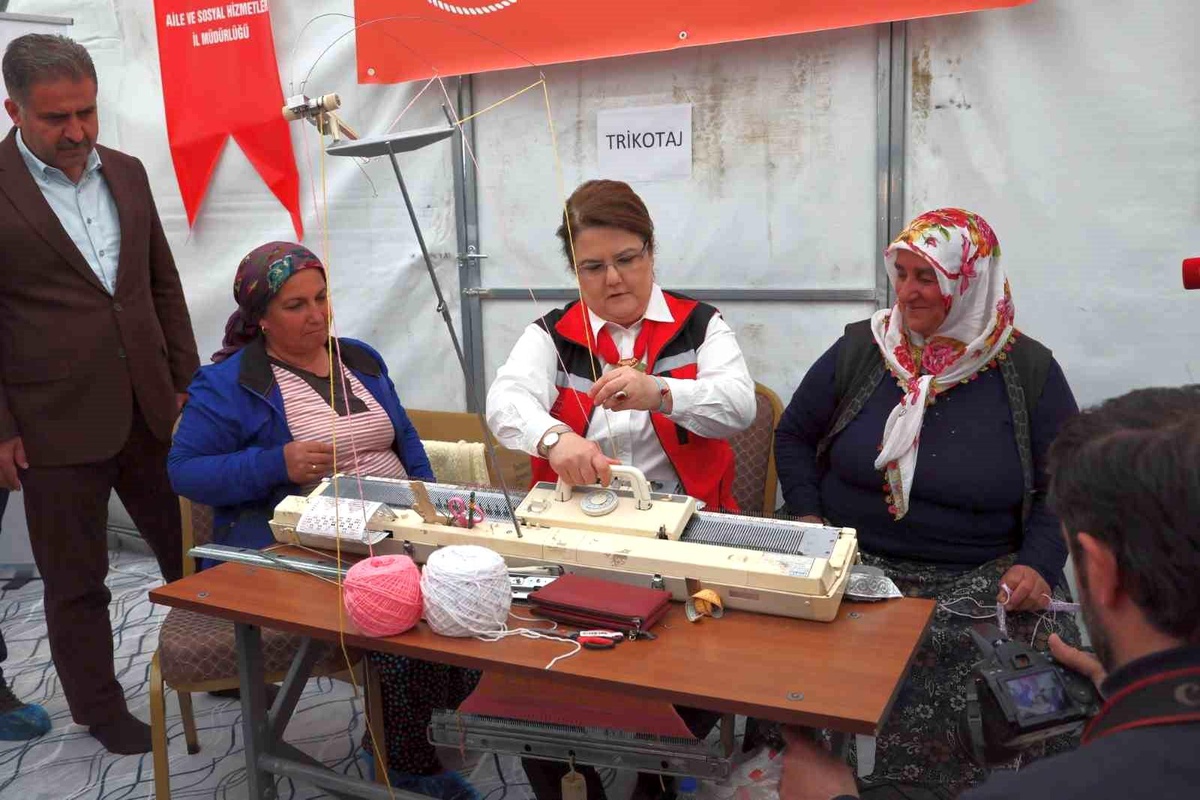 Bakanlık, depremzede kadınlar için 6 iş atölyesi açtı