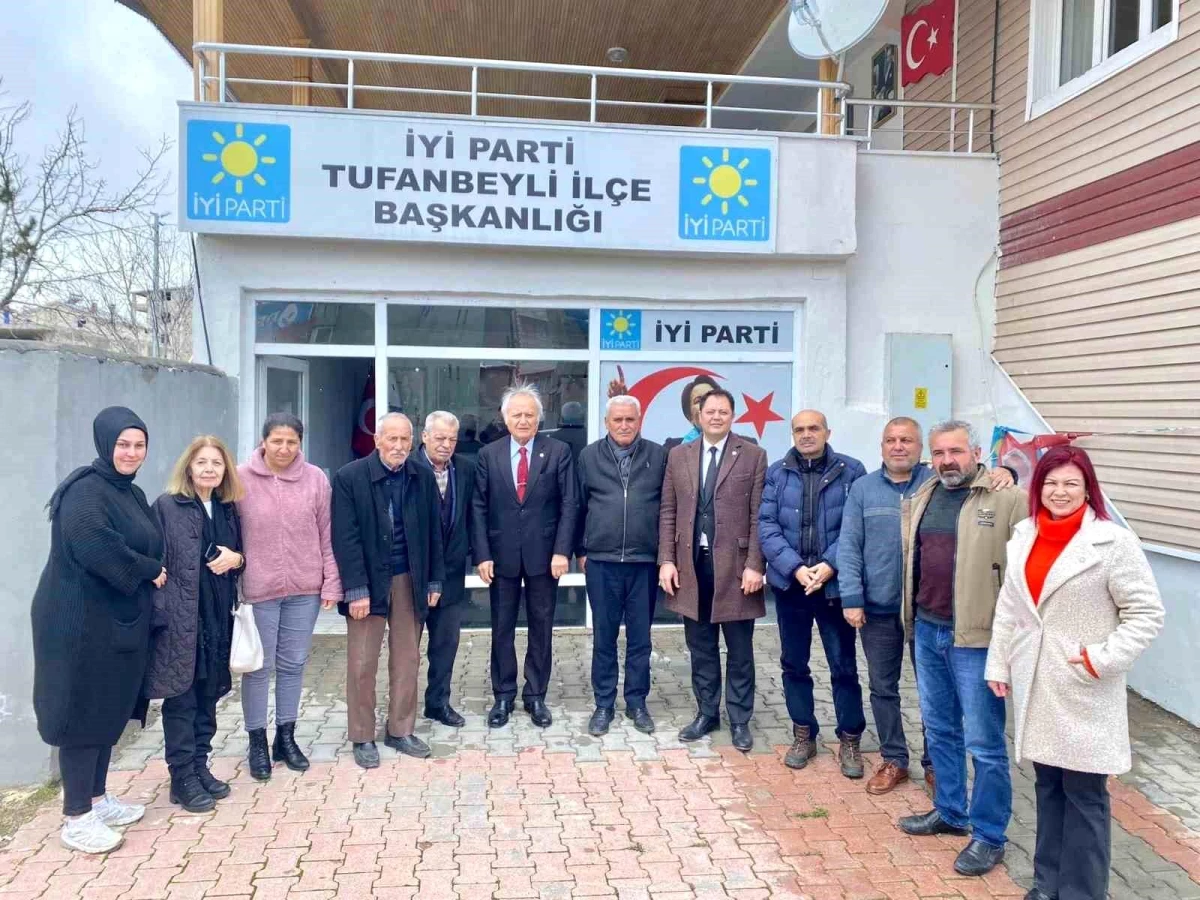 İyi Parti Adana Milletvekili Aday Adayı Akyürek, temayül öncesi Adana\'yı karış karış gezdi