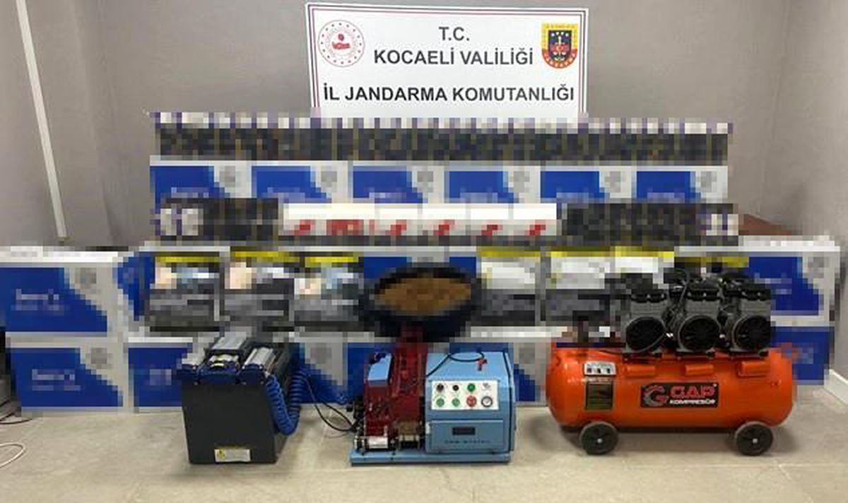 Kocaeli\'de 450 bin TL değerinde kaçak sigara malzemesi ele geçirildi
