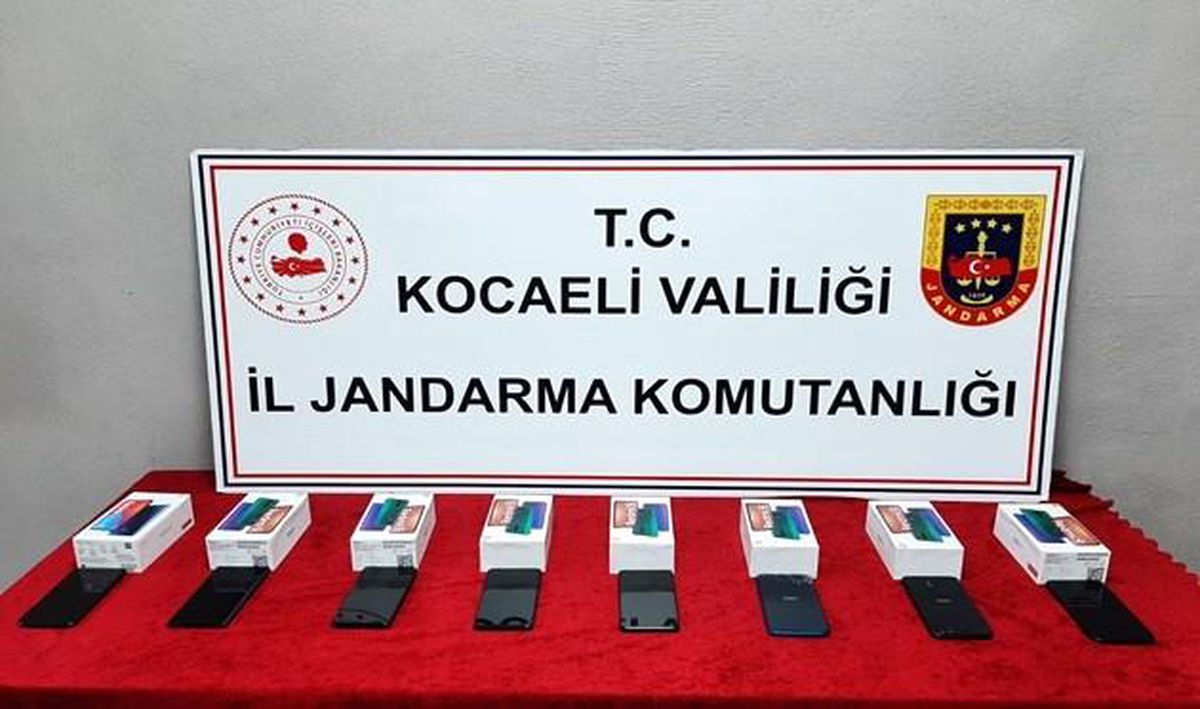 Kocaeli\'de 8 adet kaçak telefon ele geçirildi