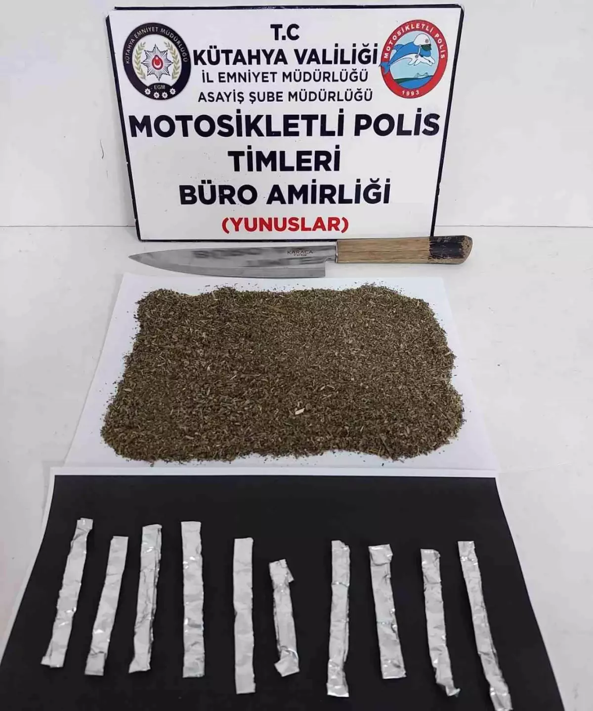 Kütahya\'da aranan şahsın bulunduğu araçta uyuşturucu ele geçirildi