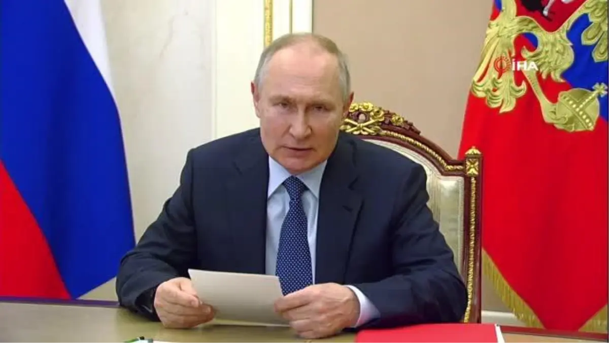 Putin, Rusya\'nın yeni dış politika konseptini onayladıRusya kendisini Batı\'nın düşmanı olarak görmüyor