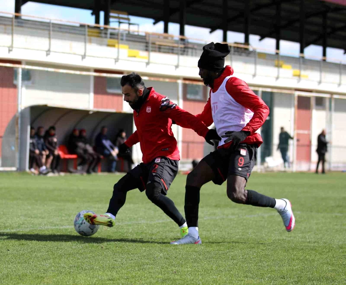 Sivasspor\'da Başakşehir maçının hazırlıkları sürüyor