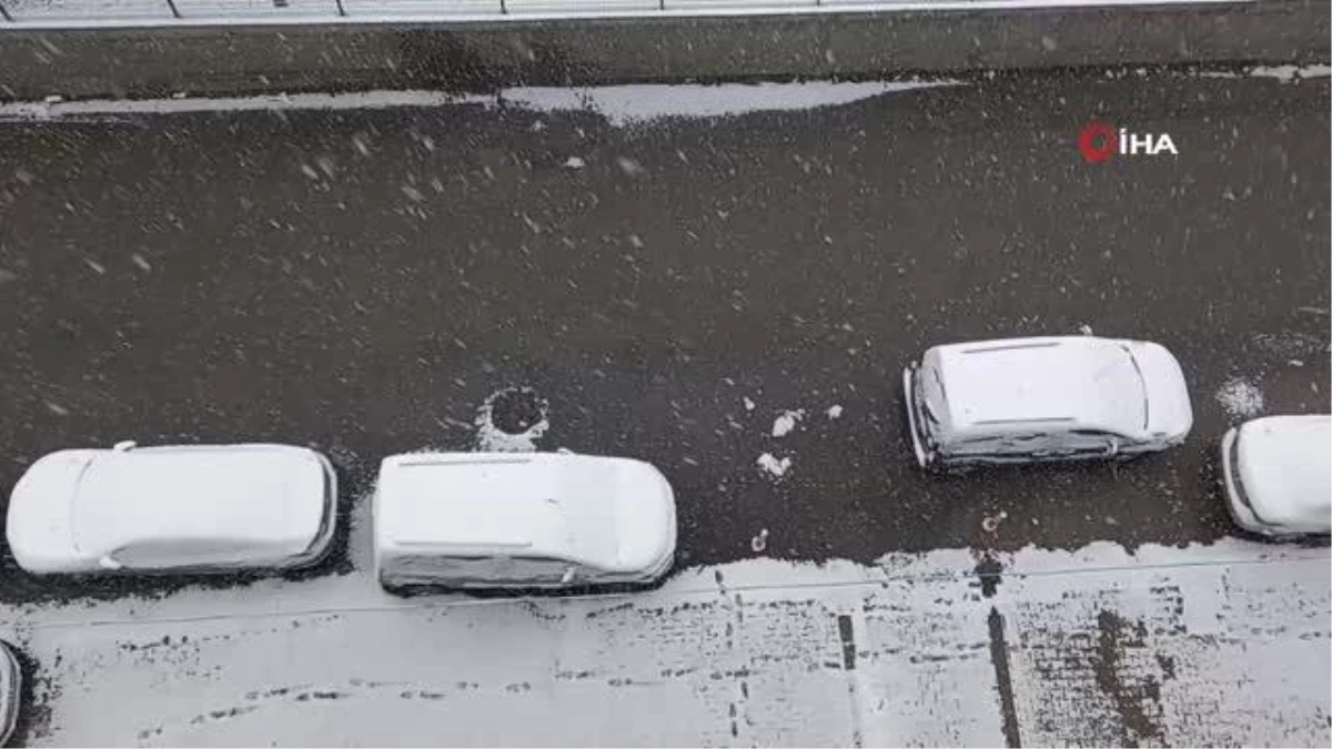 Tatvan\'da kar yağışı etkili oldu