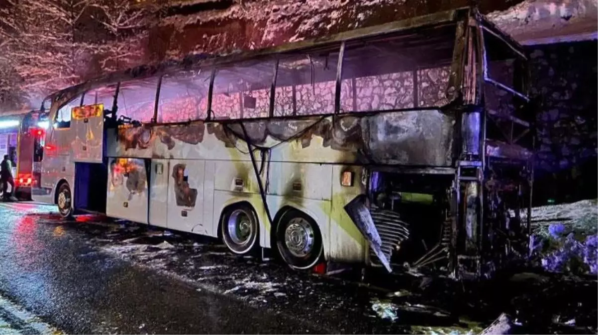 Trabzon\'da polisleri taşıyan otobüs bir anda alevlerin arasında kaldı! Facianın kıyısından dönüldü