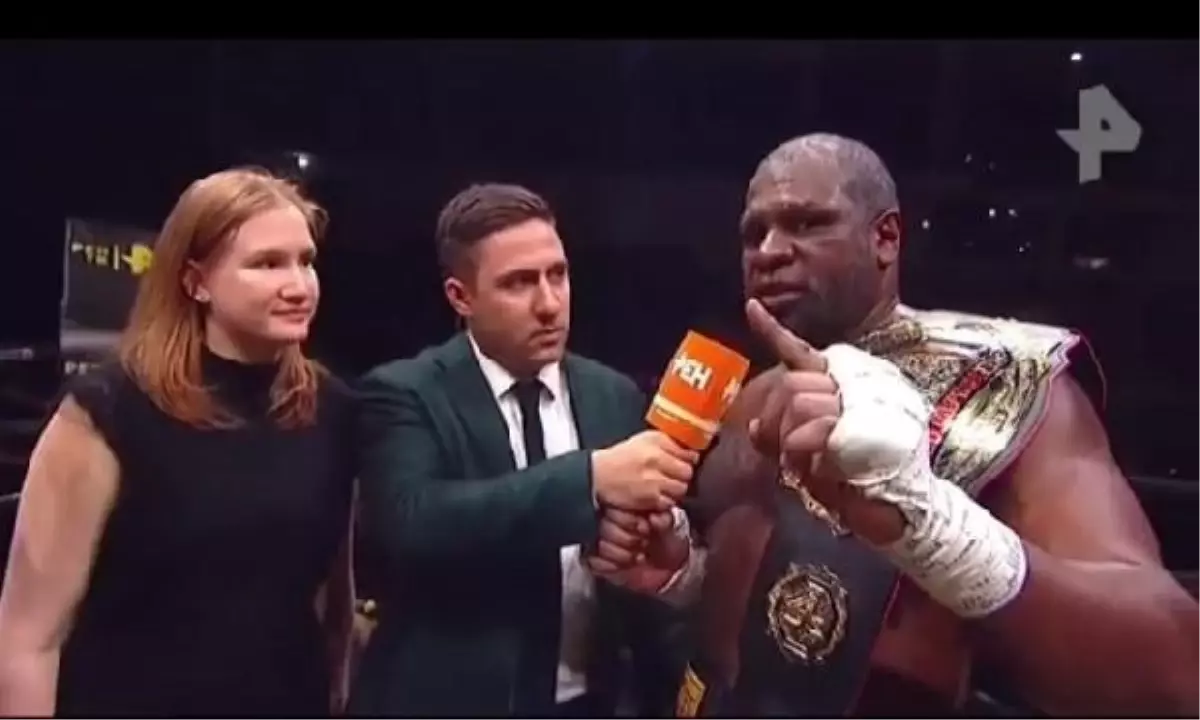 ABD\'li boksör, Putin\'e ringde seslenerek Rus vatandaşlığı istedi