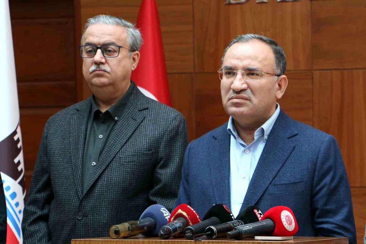 Adalet Bakanı Bozdağ: "Akşener, Cumhurbaşkanımızdan özür dilemeli"