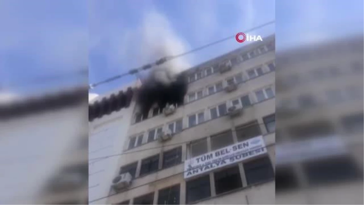 Antalya\'da 7 katlı apartmanda çıkan yangın korkuttu