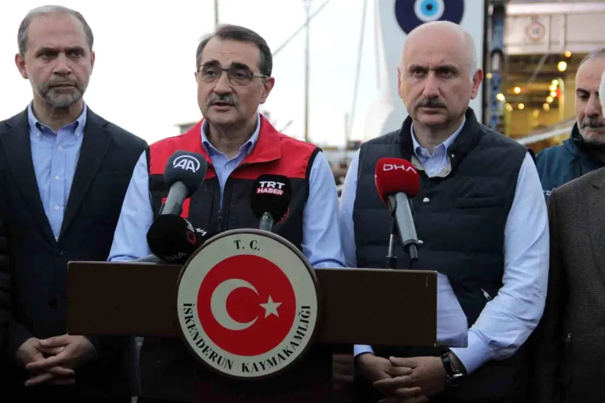 Bakan Dönmez: 'Deprem bölgesinde elektrik ve doğalgaz altyapısında sorun bitti'