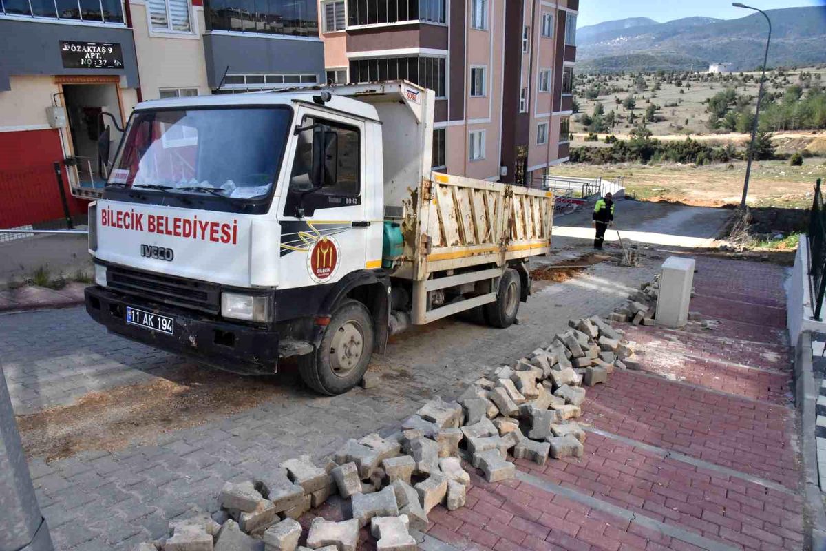Bilecik\'te birçok noktada kaldırım yenileme ve bakım çalışmaları gerçekleştirildi