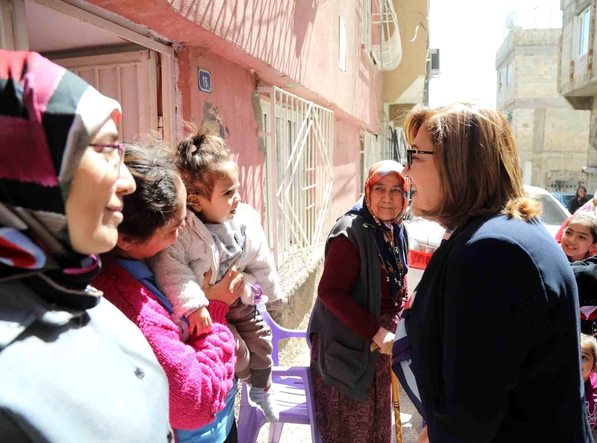 Fatma Şahin, 8 Şubat Mahallesi\'ni ziyaret etti