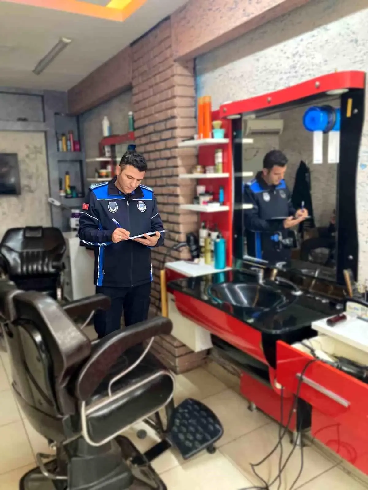 İnegöl\'de berberlere denetim