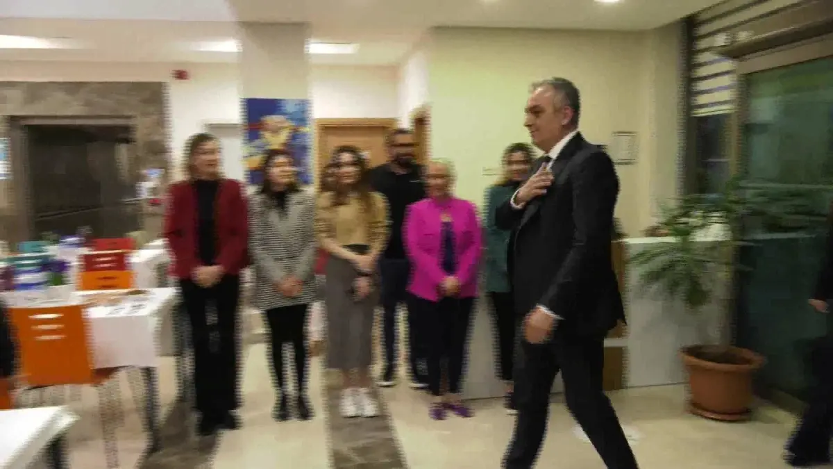 Konyaaltı Belediye Başkanı Esen Depremzedelerle İftarda Buluştu