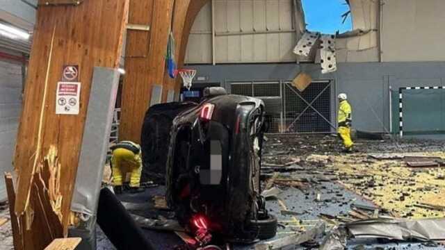 Mucizevi kurtuluş kamerada! Arabasıyla spor salonuna dalan genç futbolcu felaketin eşiğinden döndüBelçika Ligi ekiplerinden OH Leuven forması Mucizevi kurtuluş kamerada! Arabasıyla spor salonuna dalan genç futbolcu felaketin eşiğinden döndüBelçika Ligi ekiplerinden OH Leuven forması