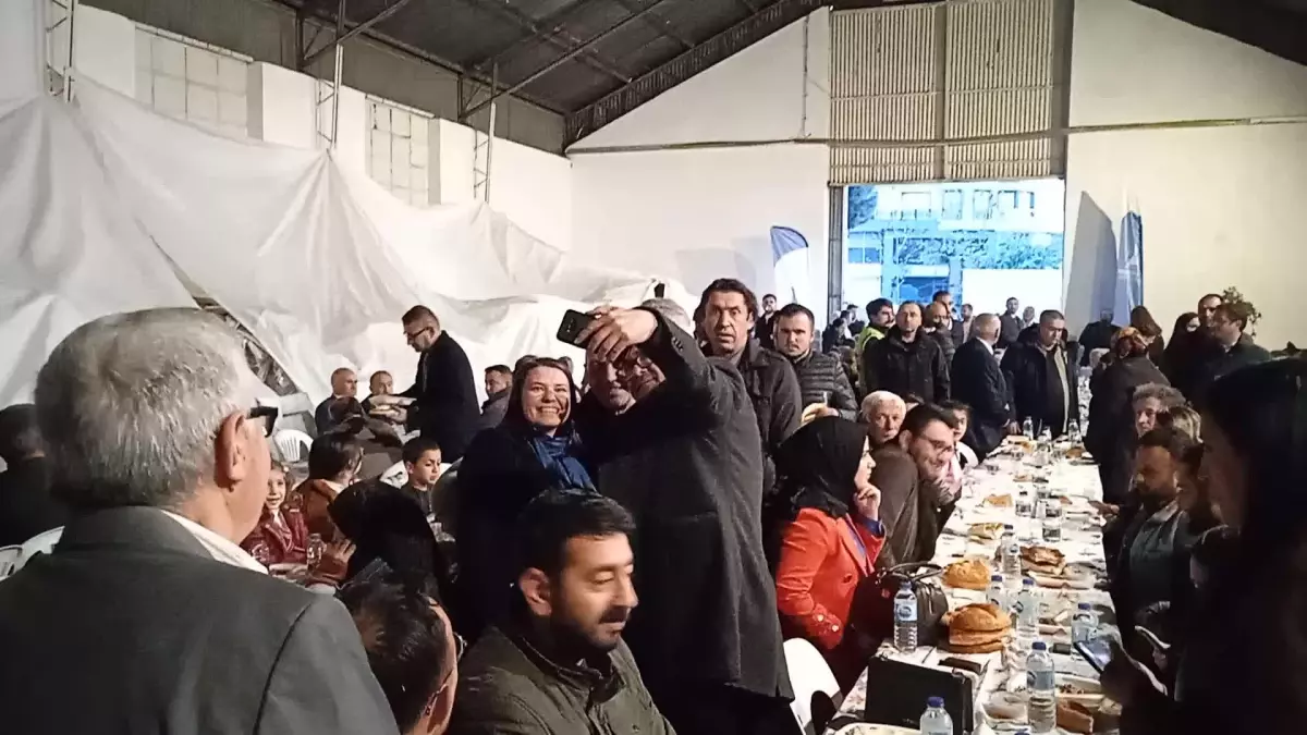 Tunç Soyer, Osmaniye\'de Depremzedelerle İftarda Bir Araya Geldi