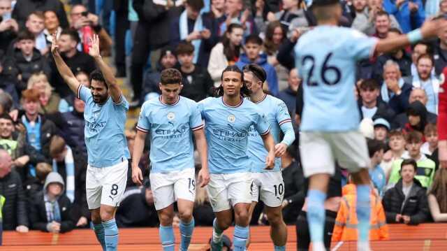 Zirve yolunda acımaları yok! Manchester City, Liverpool'u yok etti