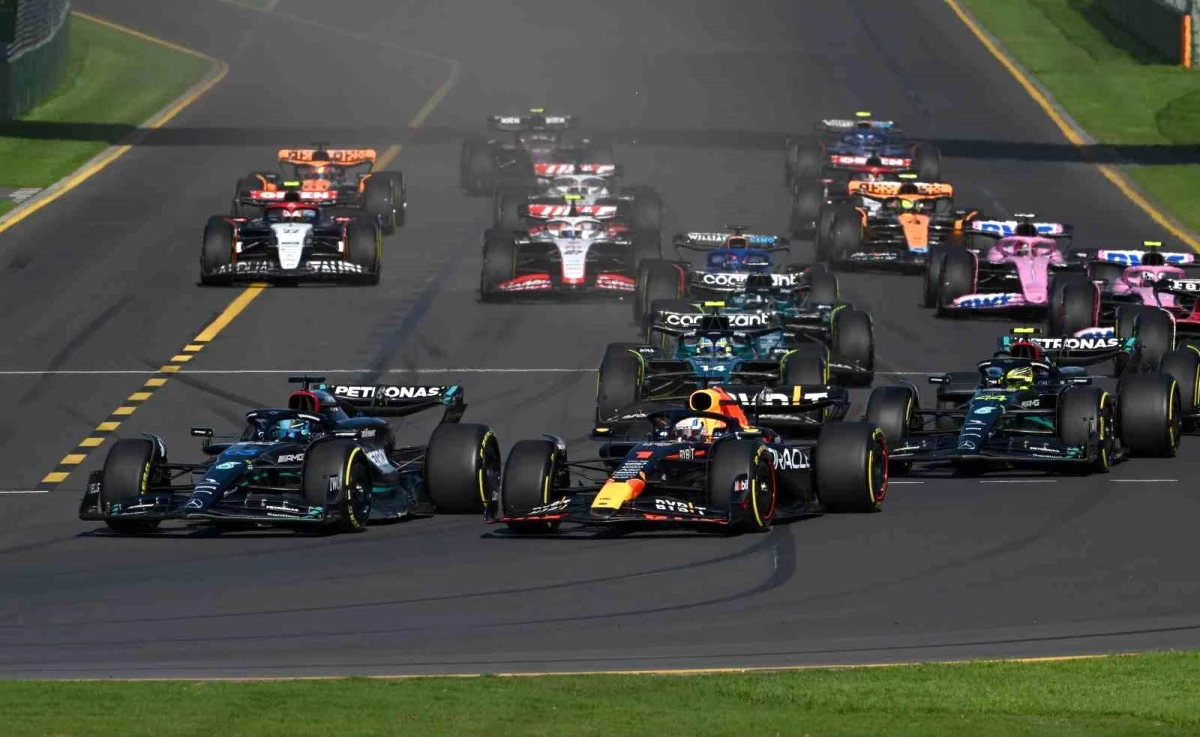 Avustralya Grand Prix\'sinde kazanan Max Verstappen