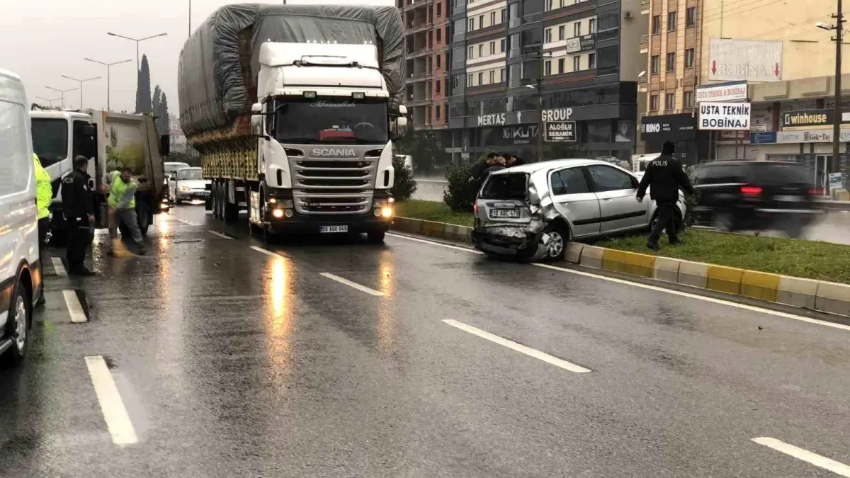 Balıkesir'de zincirleme trafik kazası: 4 yaralı