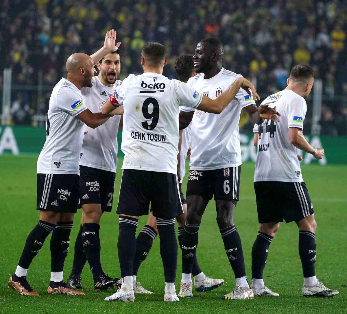 Beşiktaş, Kadıköy\'de 20. galibiyetini aldı