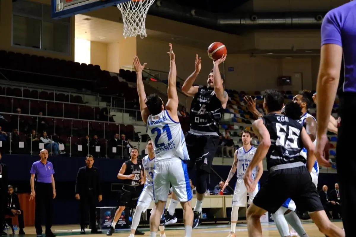 Bodrum\'un takımı deplasmanda liderliğini korudu