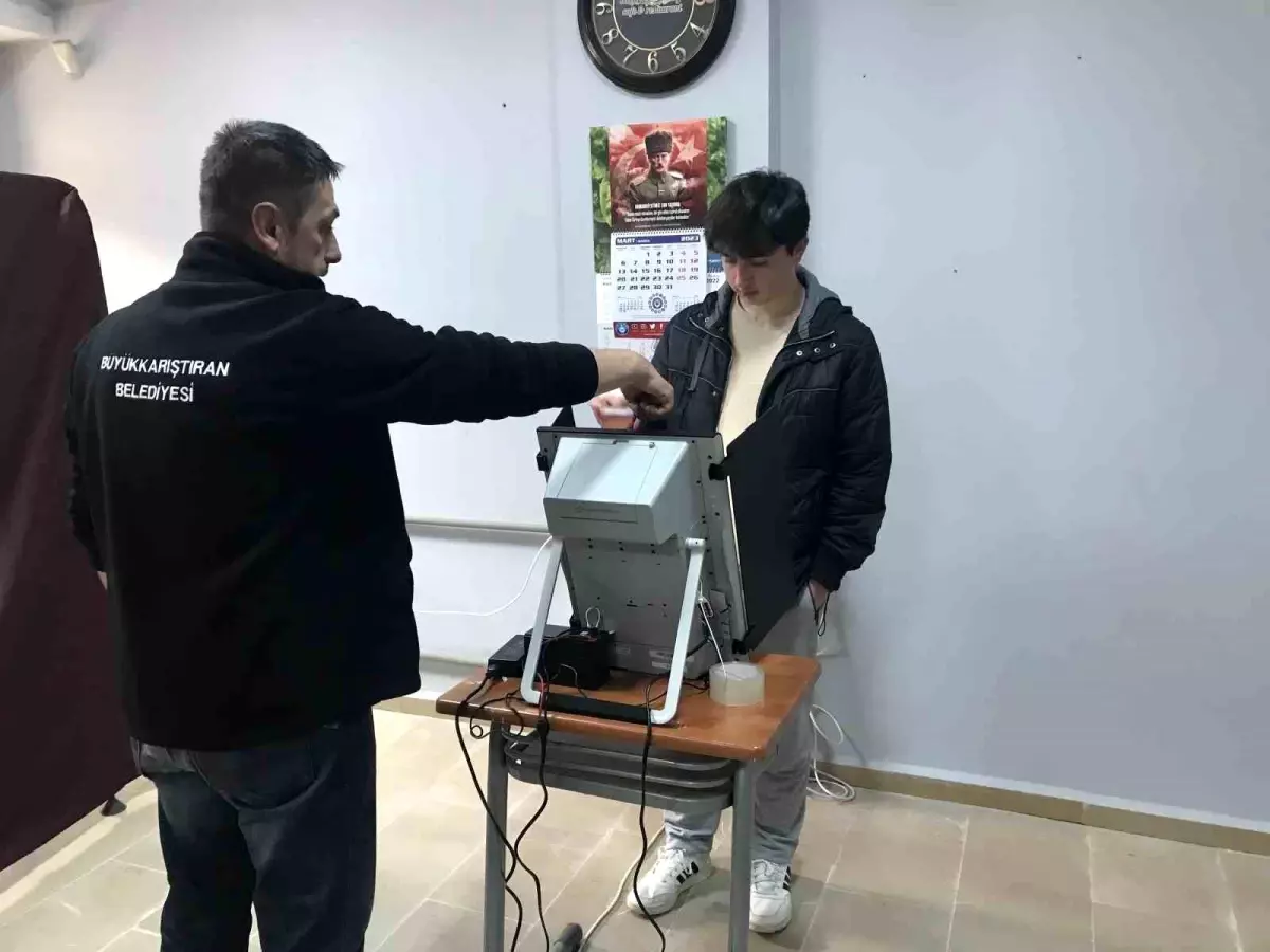 Çifte vatandaşlar sandık başına gitti