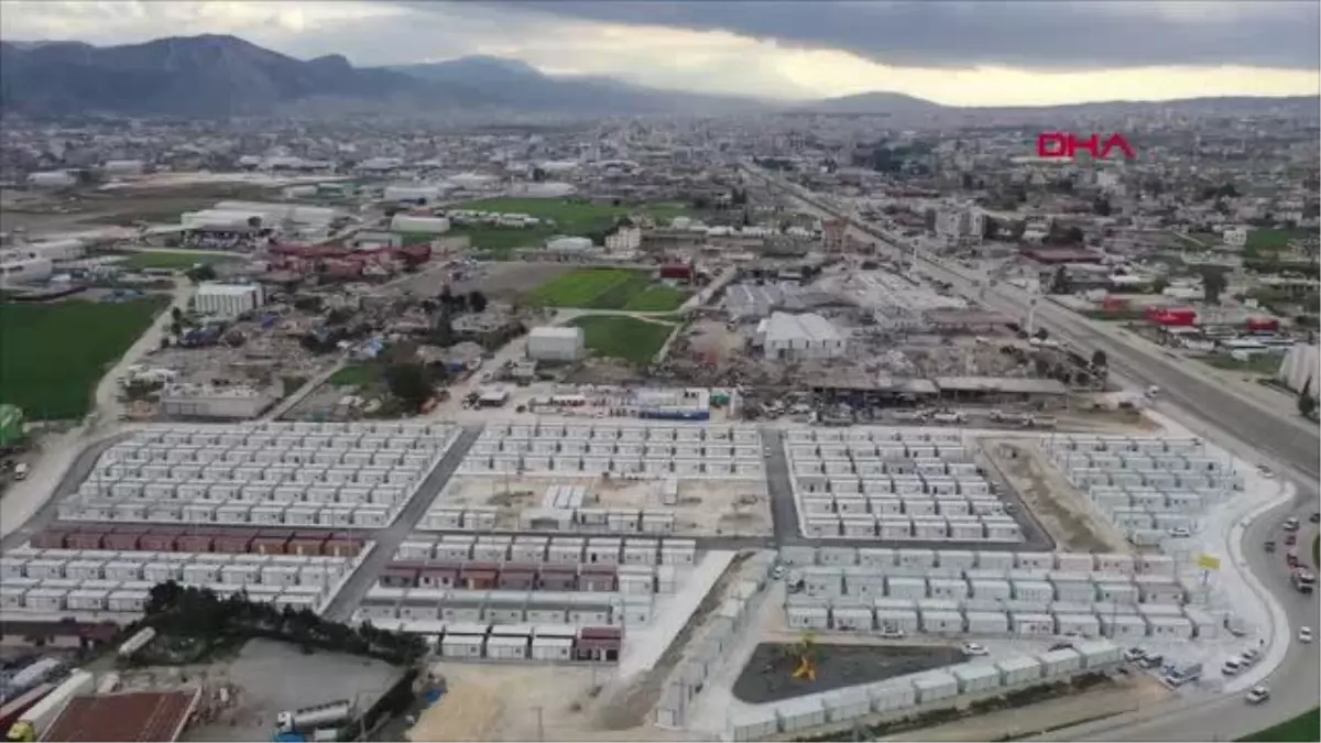 DEPREMZEDELER HATAY\'DAKİ KONYA KONTEYNER KENTİN İLK ETABINA YERLEŞMEYE BAŞLADI