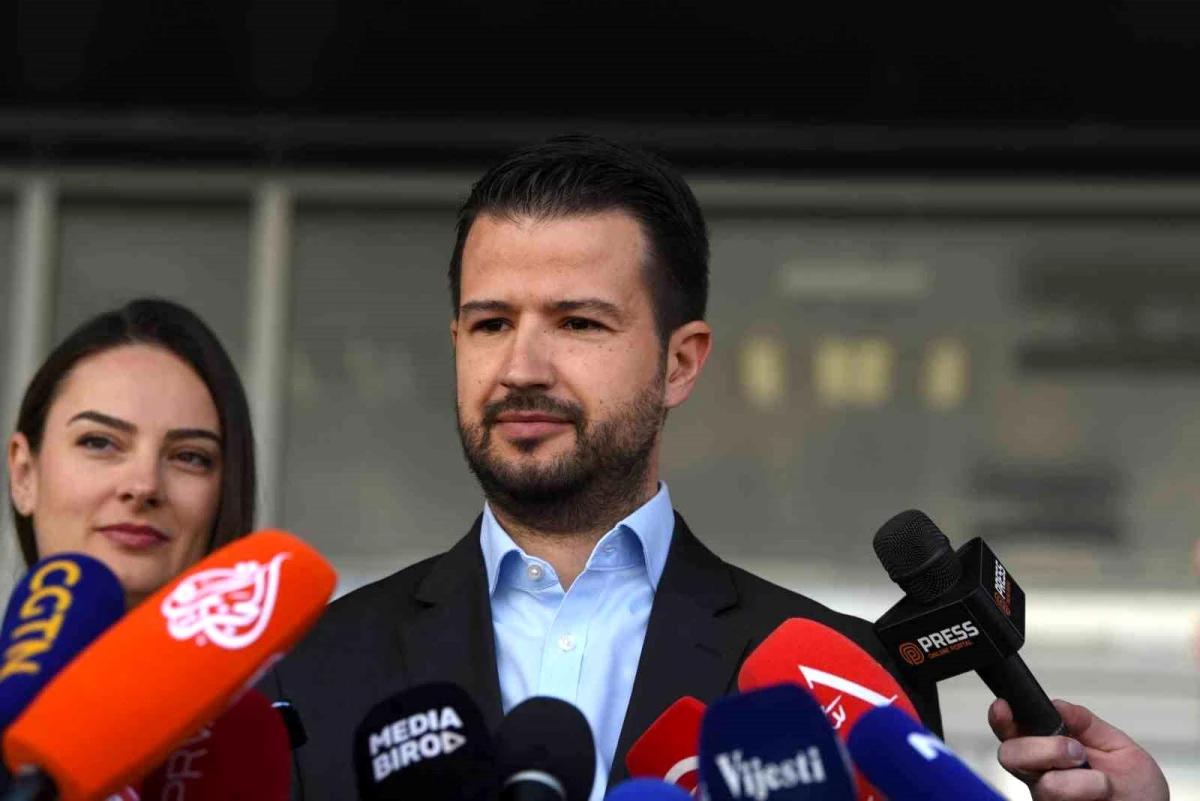 Karadağ\'da cumhurbaşkanlığı seçiminde Jakov Milatovic önde
