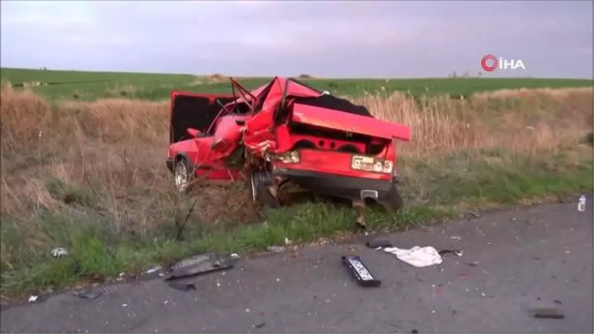 Park halindeki otomobile çarptı: 4 yaralı