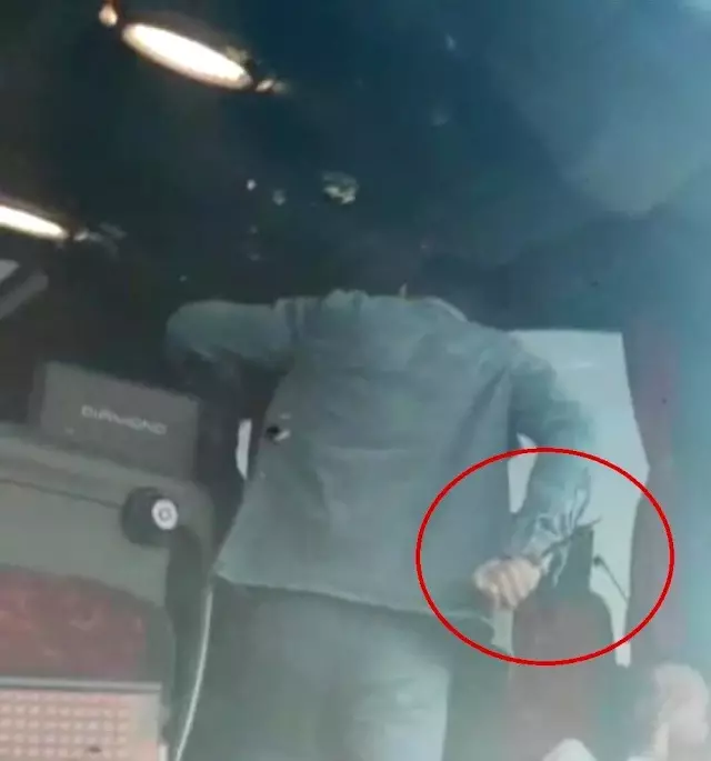 Samsun'da hareketli dakikalar: Yolcu otobüsünde kaptanı bıçakla rehin alıp aracı kaçırdı