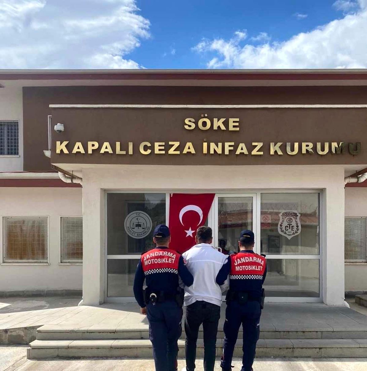 Söke\'de 6 aranan şahıs yakalandı
