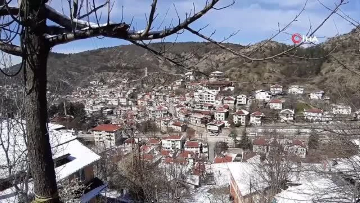 Tarihi Osmanlı kasabasında bahar havası
