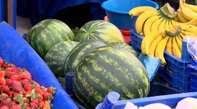 Tezgahlar İran karpuzlarıyla doldu! Fiyatını öğrenen vatandaşlar sessizce uzaklaştı