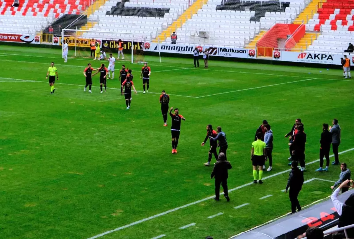 TFF 2. Lig: 24Erzincanspor: 2 Nazilli Belediyespor: 0