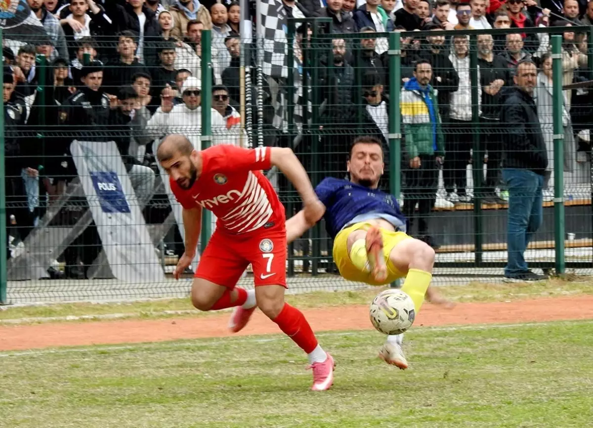 Yerel derbide kazanan Alaçatıspor oldu