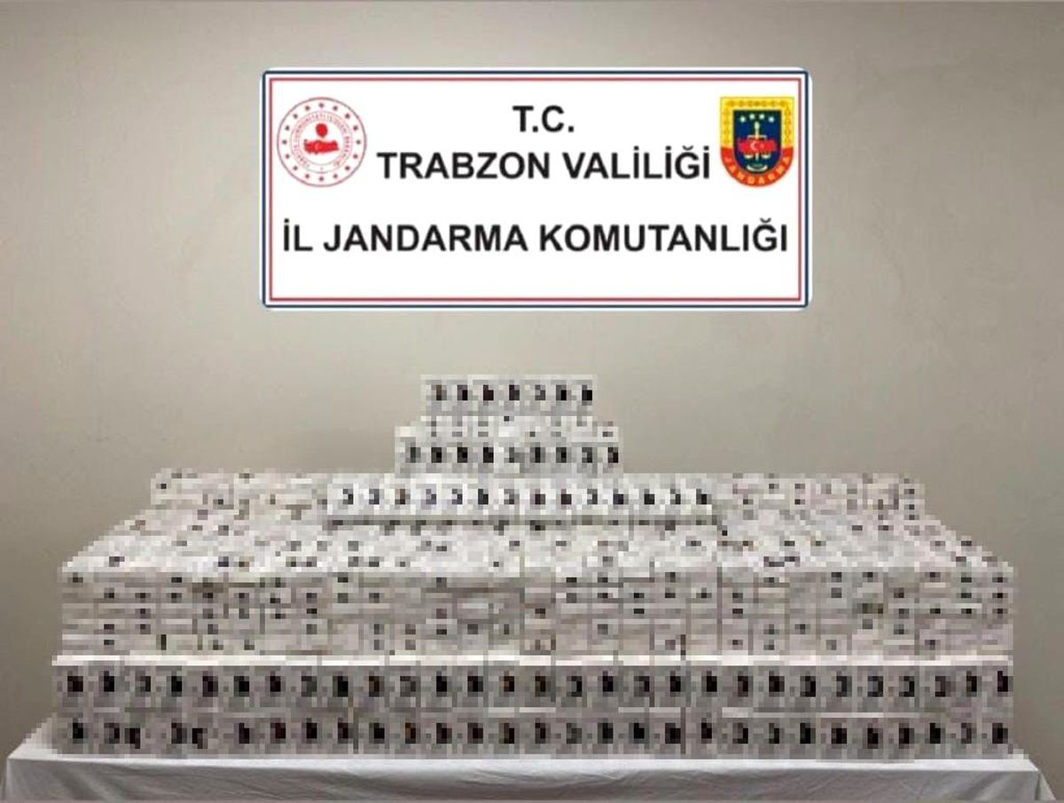 Yolcu otobüsünde piyasa değeri 800 bin TL\'lik elektronik sigara ele geçirildi