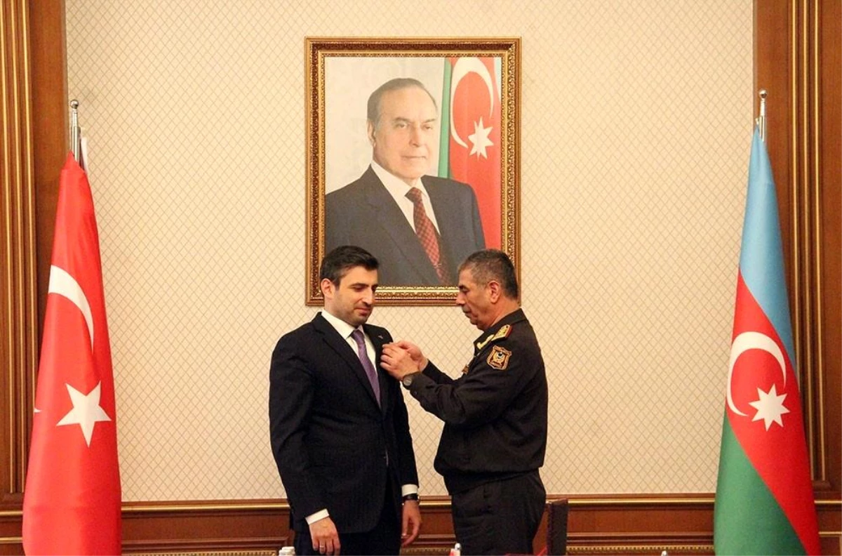 Selçuk Bayraktar\'a Azerbaycan\'da madalya verildi
