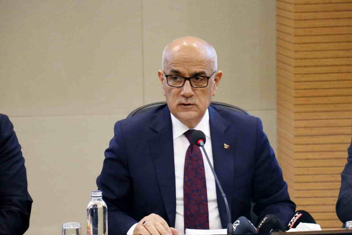 Bakan Kirişci, Denizli\'deki depremzedelerle birlikte oruç açacak
