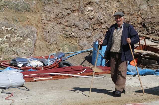 Depremde 14 canın kaybedildiği kahvehaneden tek kurtulan kişi oldu Depremde 14 canın kaybedildiği kahvehaneden tek kurtulan kişi oldu