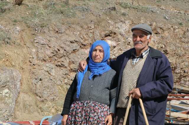 Depremde 14 canın kaybedildiği kahvehaneden tek kurtulan kişi oldu Depremde 14 canın kaybedildiği kahvehaneden tek kurtulan kişi oldu