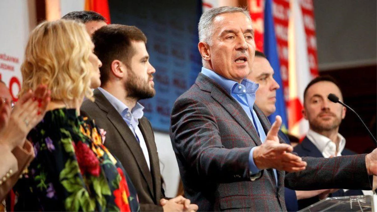 Karadağ\'ın 30 yıllık lideri Milo Djukanoviç cumhurbaşkanlığı seçimlerini kaybetti