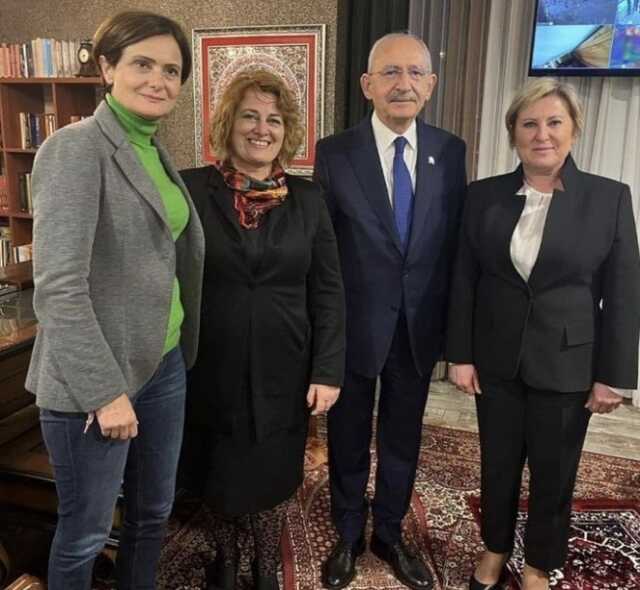 Kemal Kılıçdaroğlu'nun seccadeye ayakkabıyla bastığı yeni fotoğraf ortaya çıktı