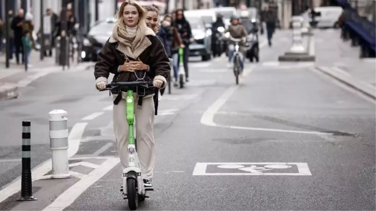 Paris\'te "scooter referandumu" sonuçlandı! Halkın yüzde 90\'ı "Yasaklansın" dedi