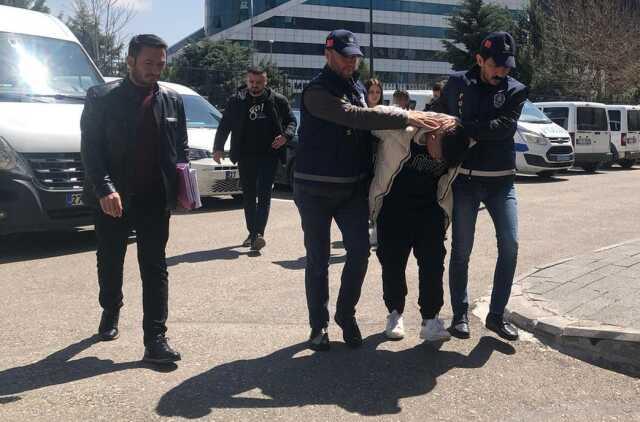 Tartıştıkları genci boğazından bıçaklayarak öldüren 4 zanlı saatler sonra yakalandı! Aralarında kadın da var