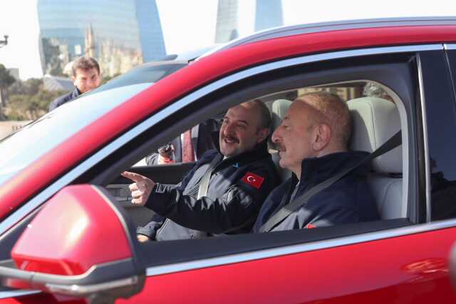 Anadolu renkli Togg, İlham Aliyev'e teslim edildi