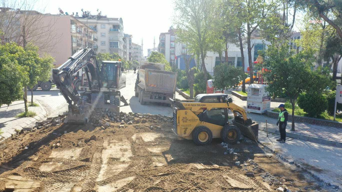 Aydın Büyükşehir Belediyesi Efeler\'in yollarını yeniliyor
