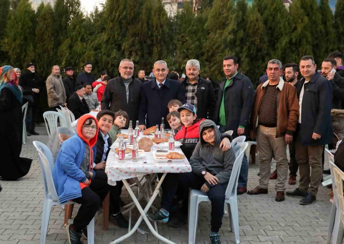 Belediyeden Akkent, İnköy, Parmakören ve Hilalkent mahallesi sakinlerine iftar