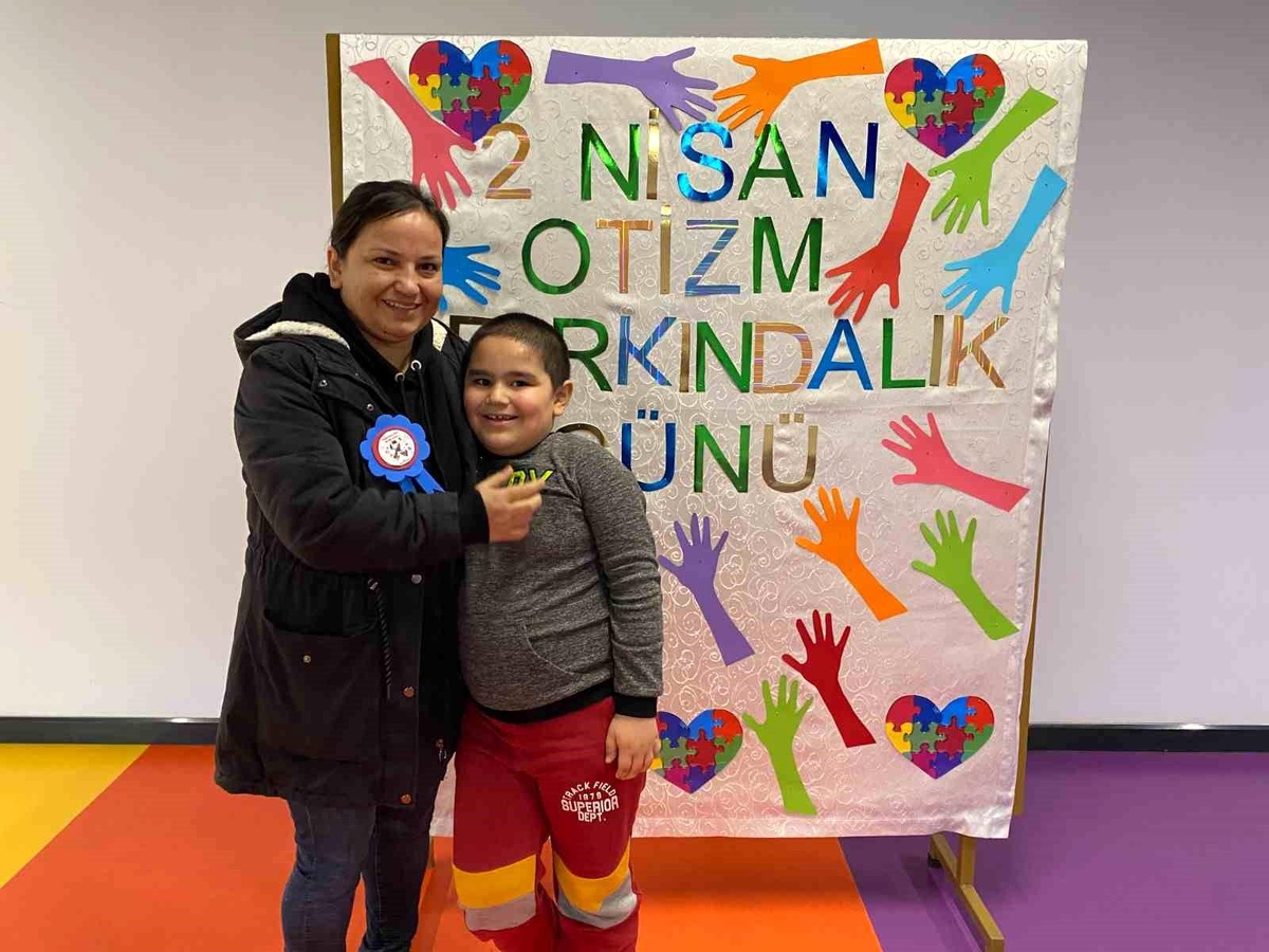 Byüükşehir\'in Engelsiz Yaşam Merkezi\'nde Otizm Farkındalık Günü