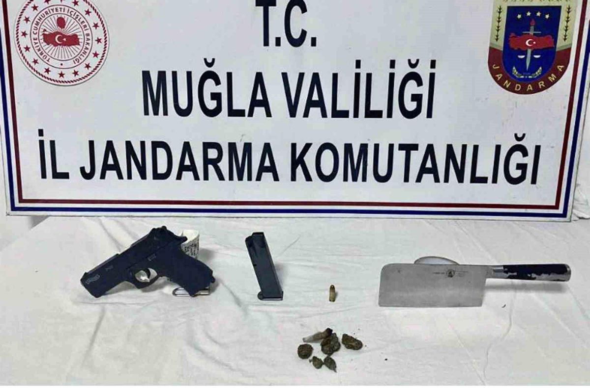 Muğla\'da uyuşturucu operasyonunda yakalanan zanlı gözaltına alındı
